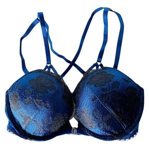 VICTORIA’S SECRET Plunge Lace Front Clasp Extreme Push Up Bra | 32C